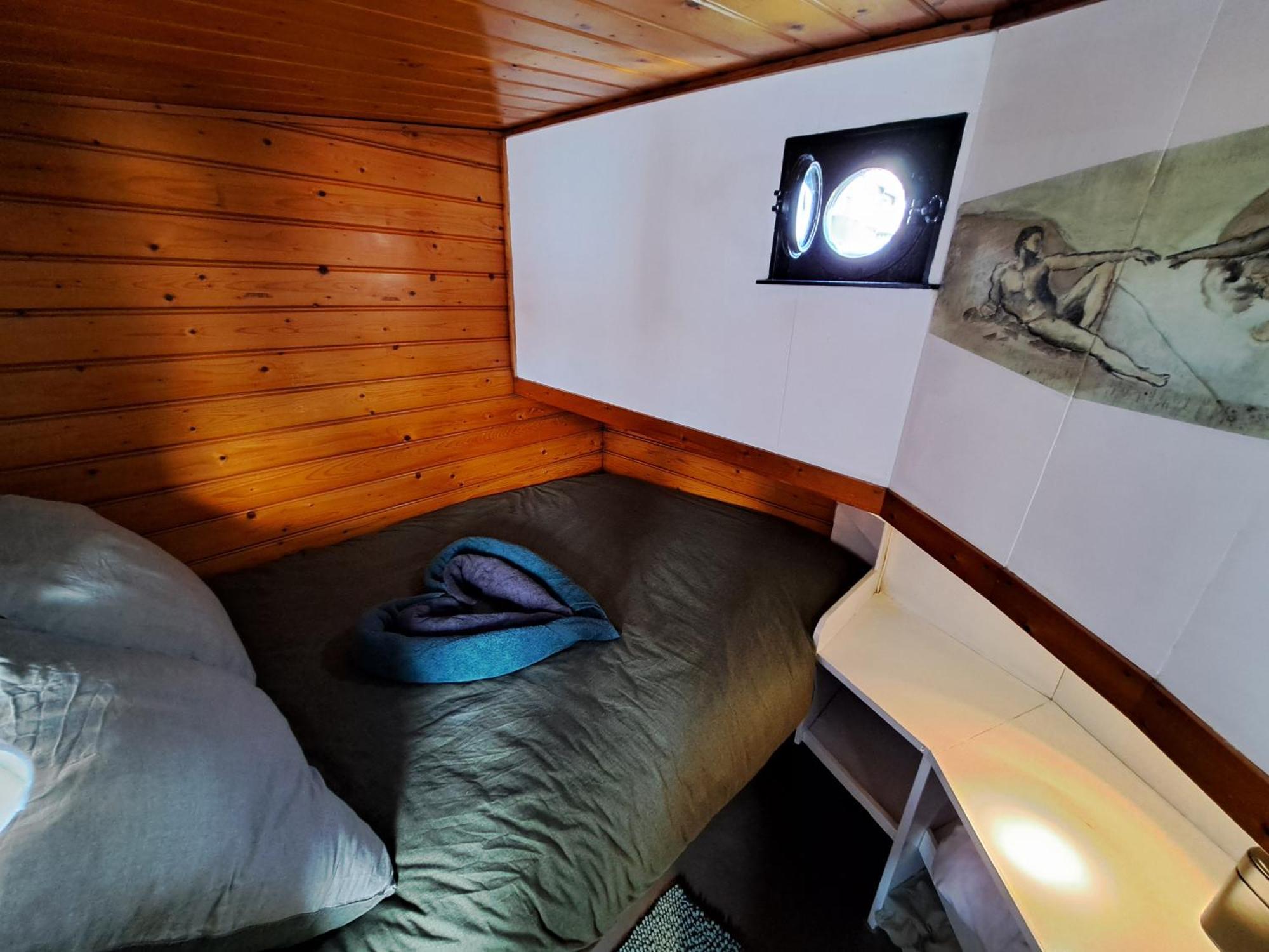 B&B Teddy "Prachtig Authentiek Woonschip Uit 1912, 15 Minuten Van Amsterdam" Wormer Exterior photo