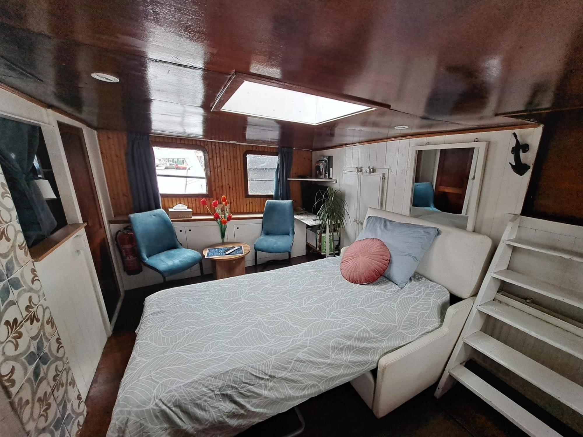B&B Teddy "Prachtig Authentiek Woonschip Uit 1912, 15 Minuten Van Amsterdam" Wormer Exterior photo